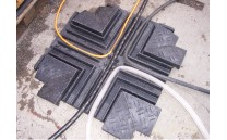 Kabelový most křižovatka s víkem Kabelový most křižovatka s víkem