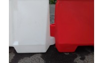 Plastové svodidlo - bílé Plastové svodidlo - bílé