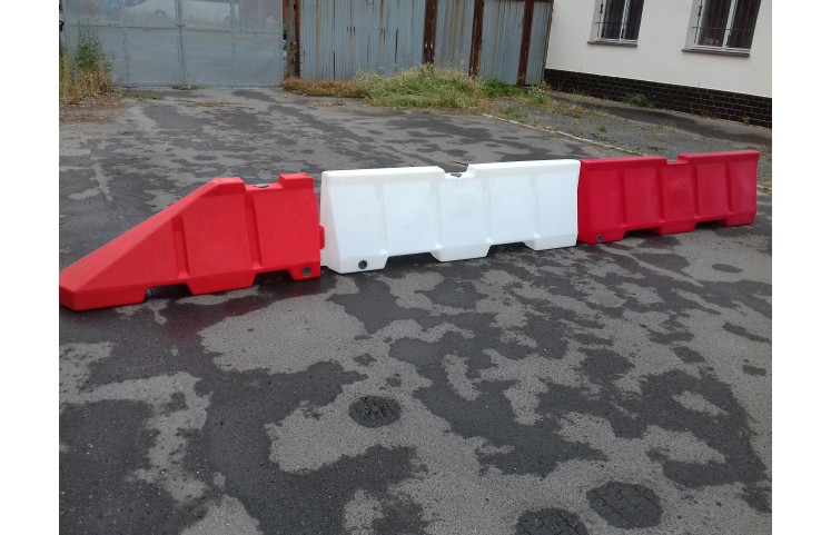 Plastové svodidlo - červené