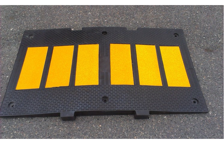 Zpomalovací retardér