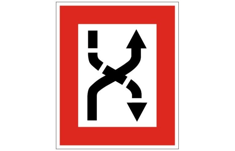 Plavební znak B4b - Příkaz přeplout na stranu plavební dráhy, která je na pravém boku