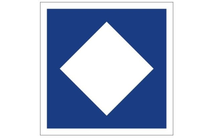 Plavební znak E5.12 - Místo vyhrazené pro stání všech plavidel