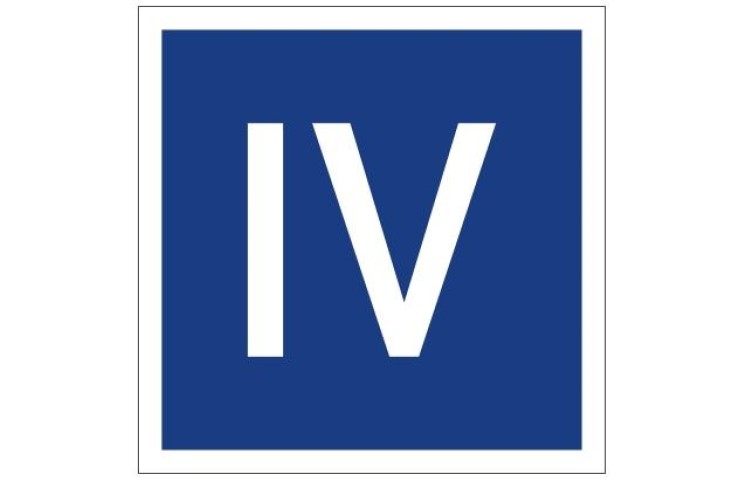 Plavební znak E5.3 - Maximální počet plavidel, která smějí stát těsně vedle sebe