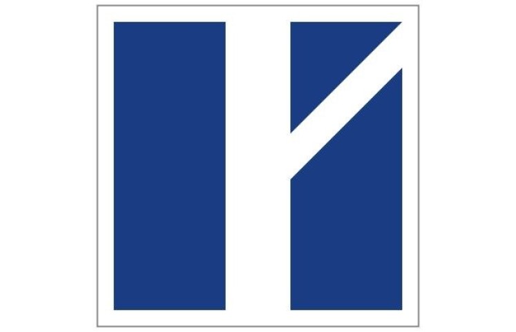 Plavební znak E9e - Plavidlo pluje po hlavní vodní cestě. Má přednost před plavidly na vedlejší vodní cestě