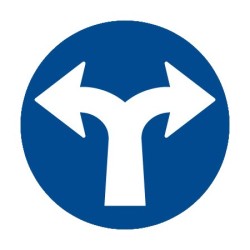 Dopravní značka C2f - Přikázaný směr jízdy vpravo a vlevo - Standardní kruh 700mm