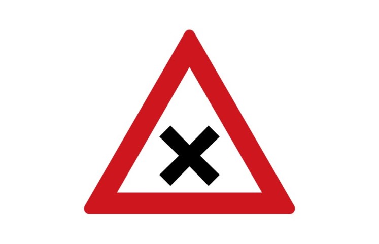 Dopravní značka A3 - Křižovatka Dopravní značka A3 - Křižovatka